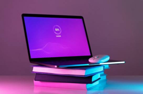 ilustrasi laptop (freepik.com/freepik